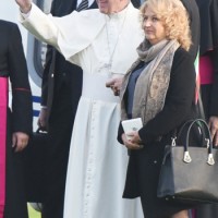 Il saluto di Francesco a Prato