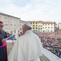 Il saluto del vescovo Agostinelli sul pulpito di Donatello