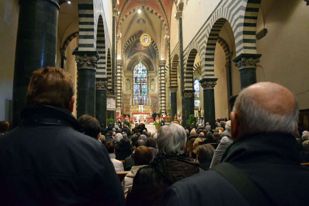 santo stefano 2016 cattedrale piena di gente